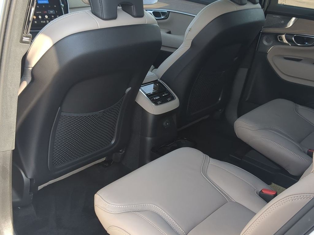 Thumbnail: 2026 Volvo XC90 - 12