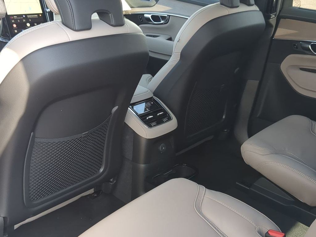 Thumbnail: 2026 Volvo XC90 - 12