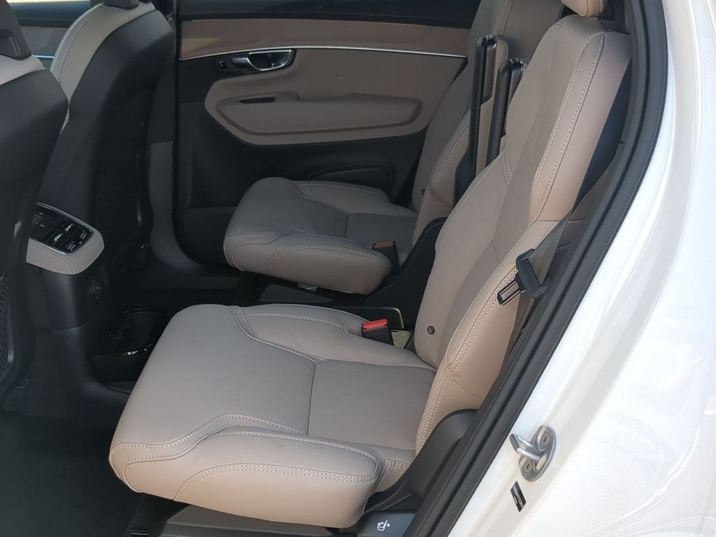 Thumbnail: 2026 Volvo XC90 - 24