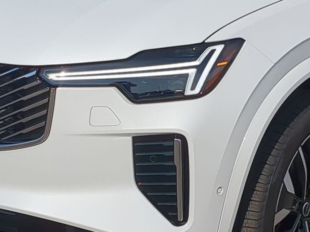 Thumbnail: 2026 Volvo XC90 - 21