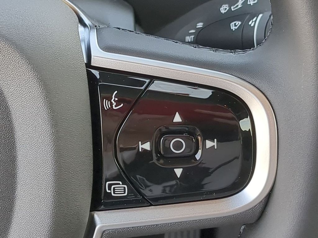 Thumbnail: 2026 Volvo XC90 - 27
