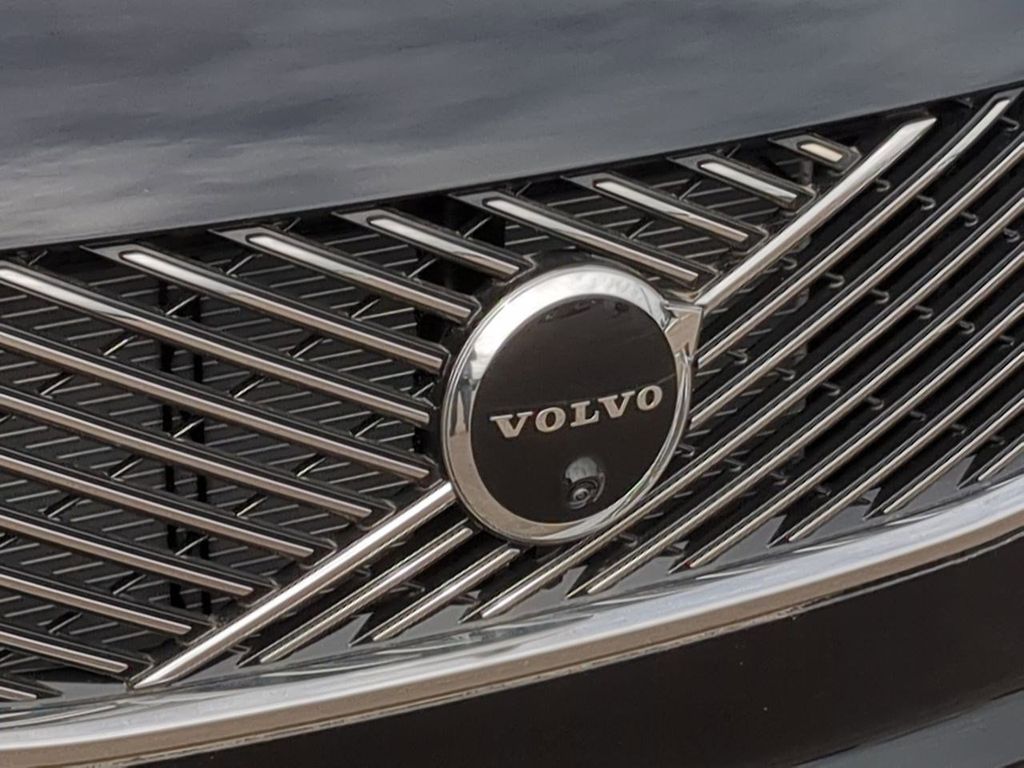 Thumbnail: 2026 Volvo XC90 - 22