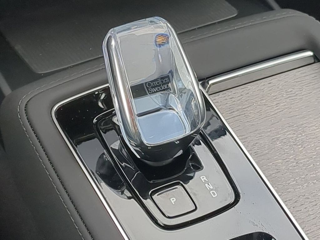Thumbnail: 2026 Volvo XC90 - 15