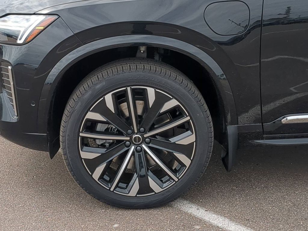 Thumbnail: 2026 Volvo XC90 - 8