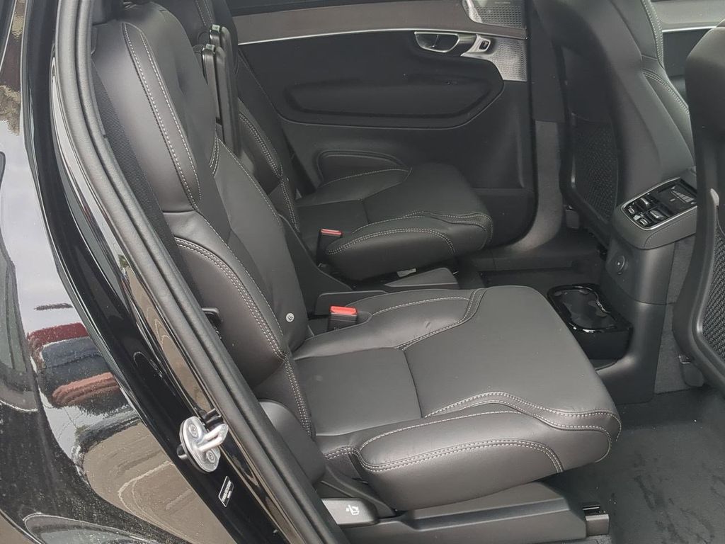 Thumbnail: 2026 Volvo XC90 - 25