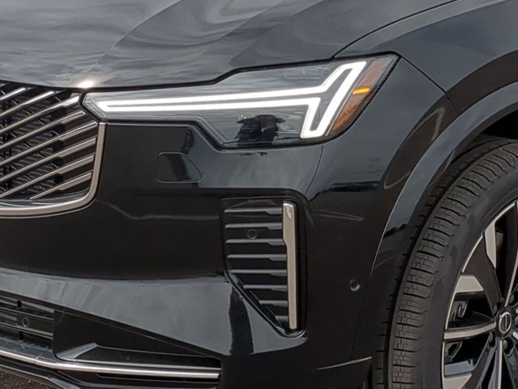 Thumbnail: 2026 Volvo XC90 - 21