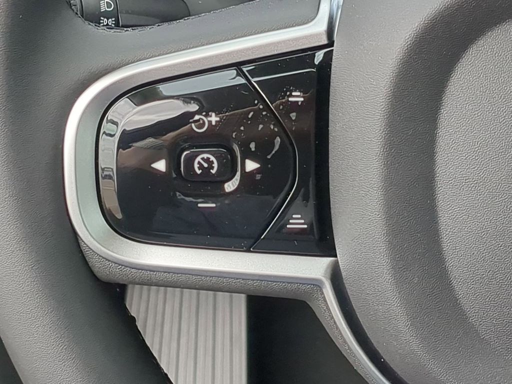 Thumbnail: 2026 Volvo XC90 - 26