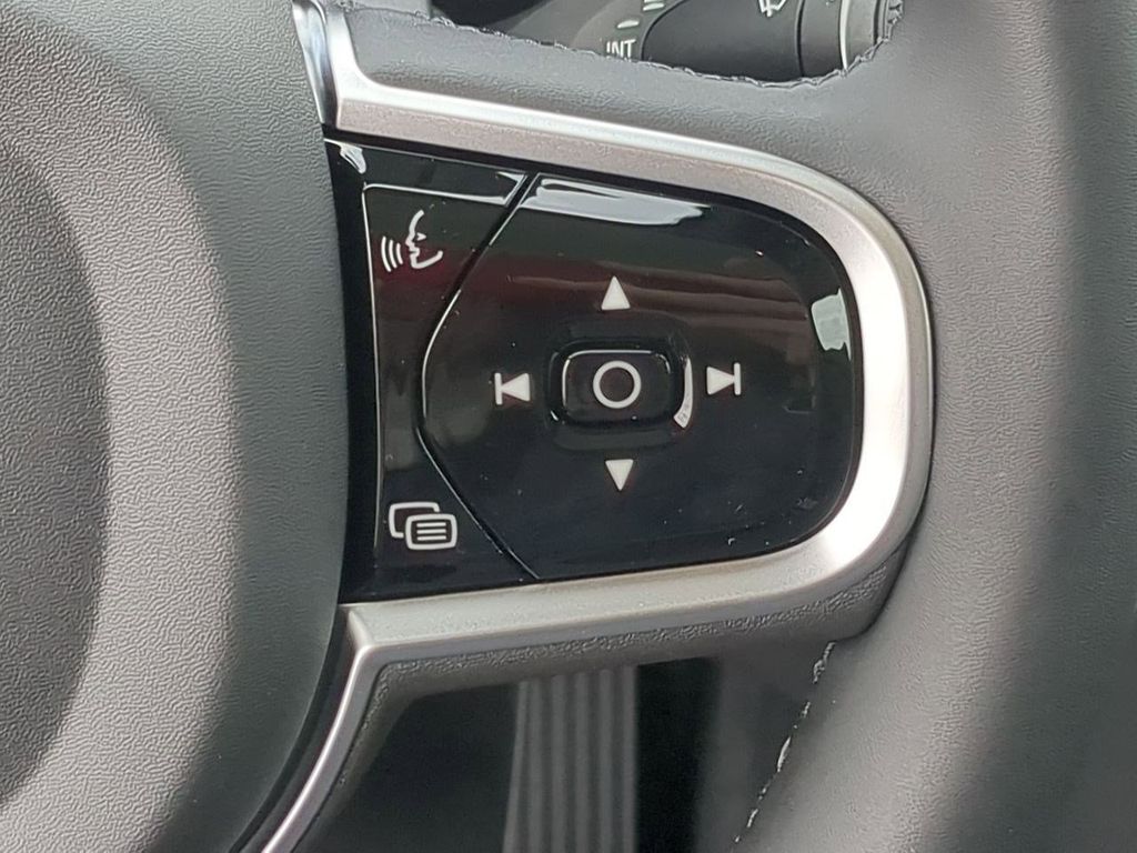 Thumbnail: 2026 Volvo XC90 - 27