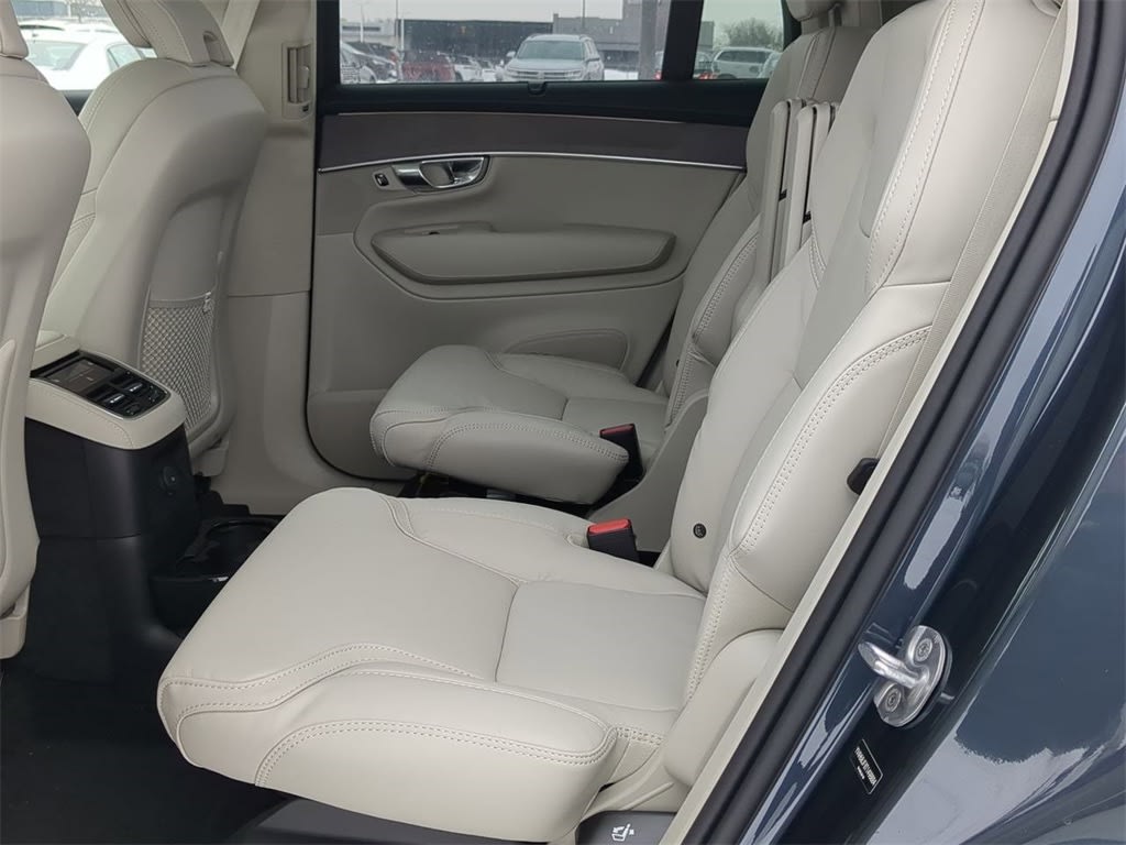 Thumbnail: 2026 Volvo XC90 - 12