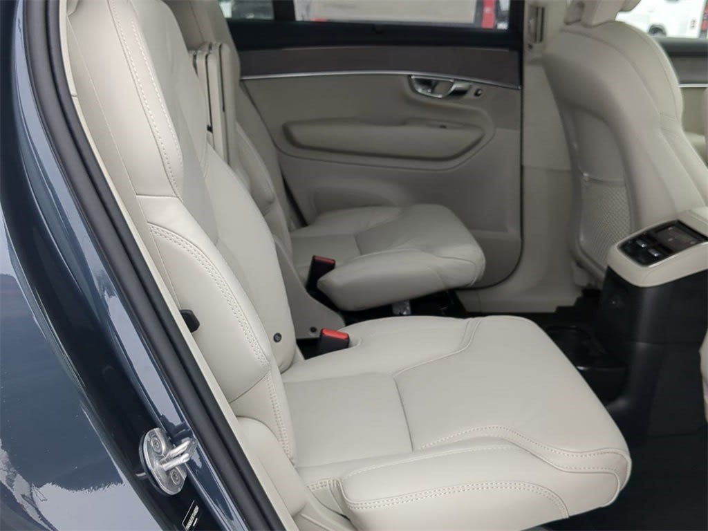 Thumbnail: 2026 Volvo XC90 - 25