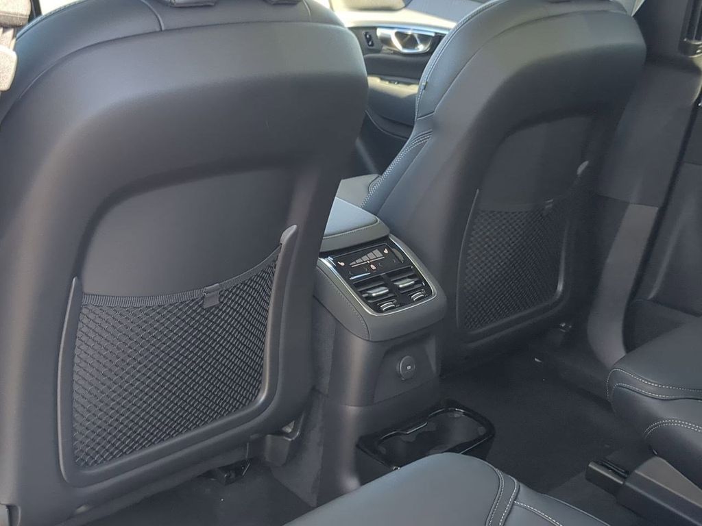 Thumbnail: 2026 Volvo XC90 - 25