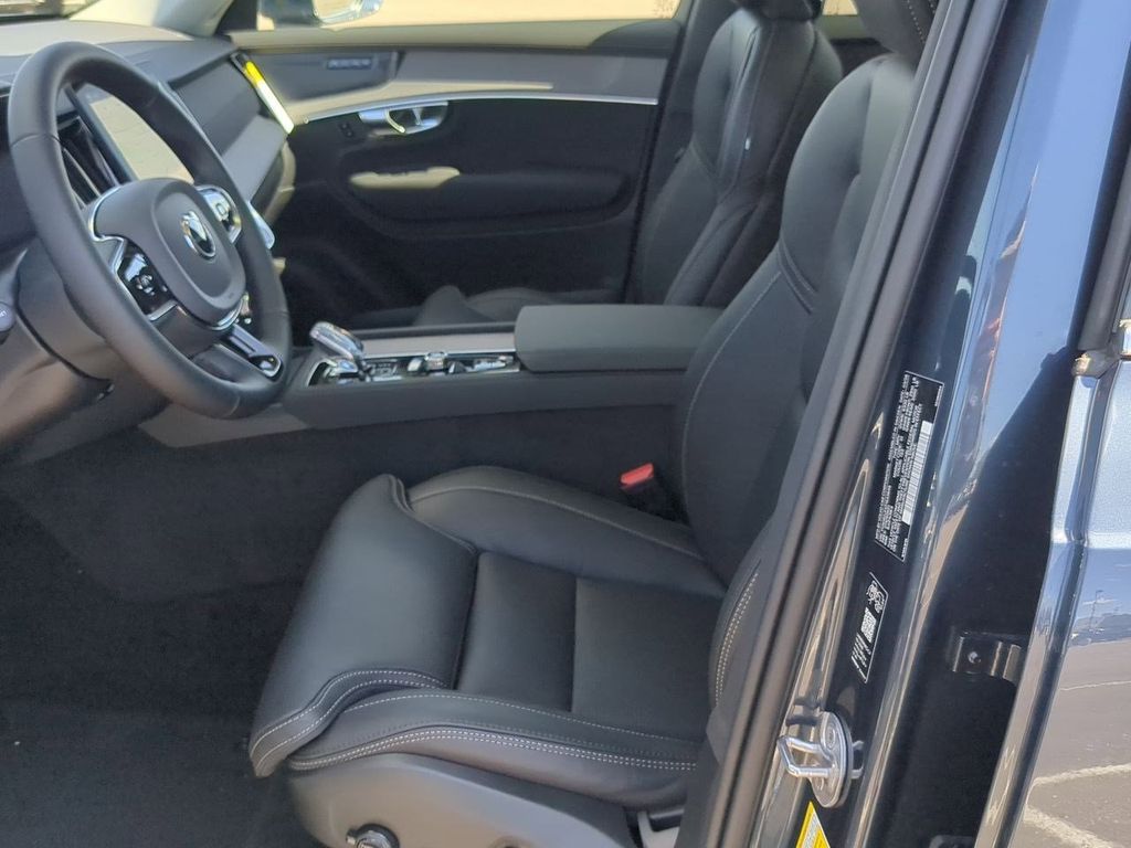 Thumbnail: 2026 Volvo XC90 - 10