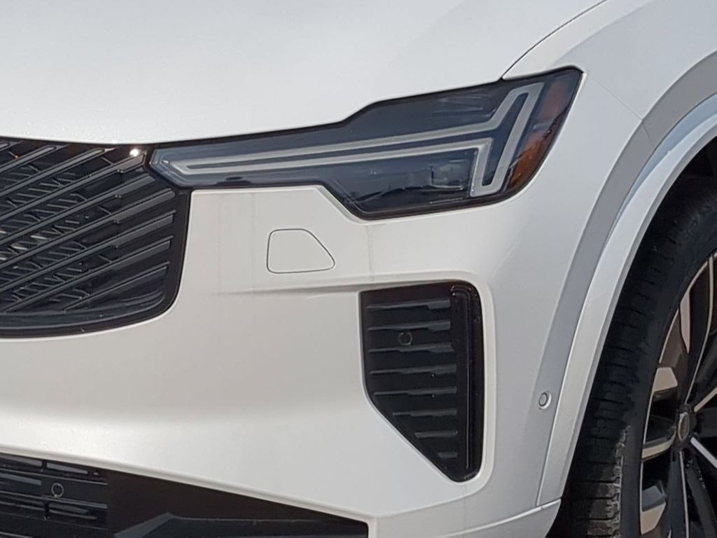 Thumbnail: 2026 Volvo XC90 - 21
