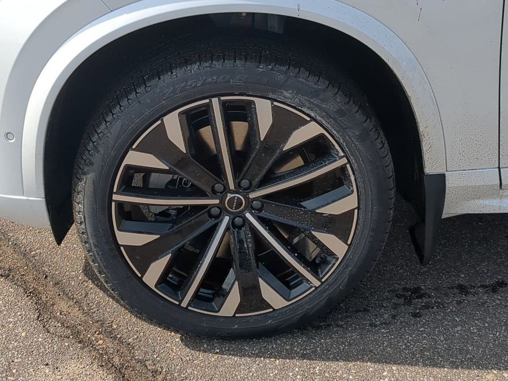 Thumbnail: 2026 Volvo XC90 - 8