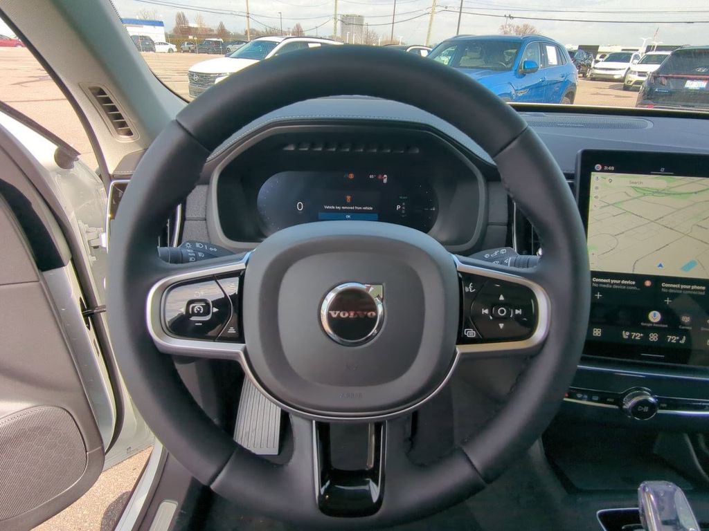 Thumbnail: 2026 Volvo XC90 - 13