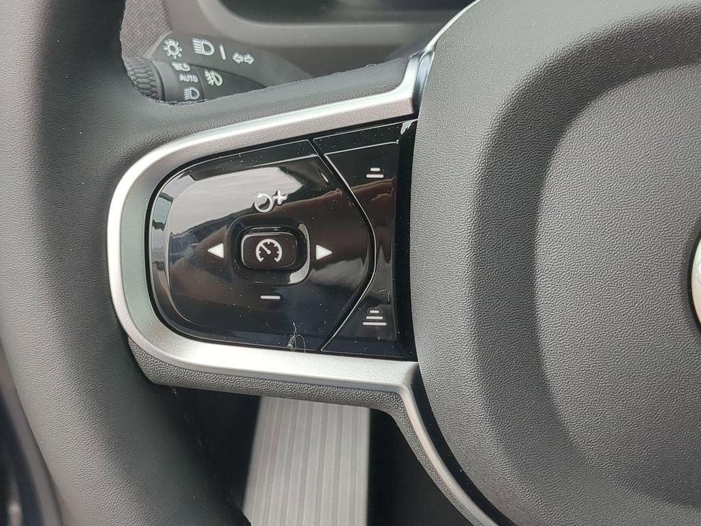 Thumbnail: 2026 Volvo XC90 - 27