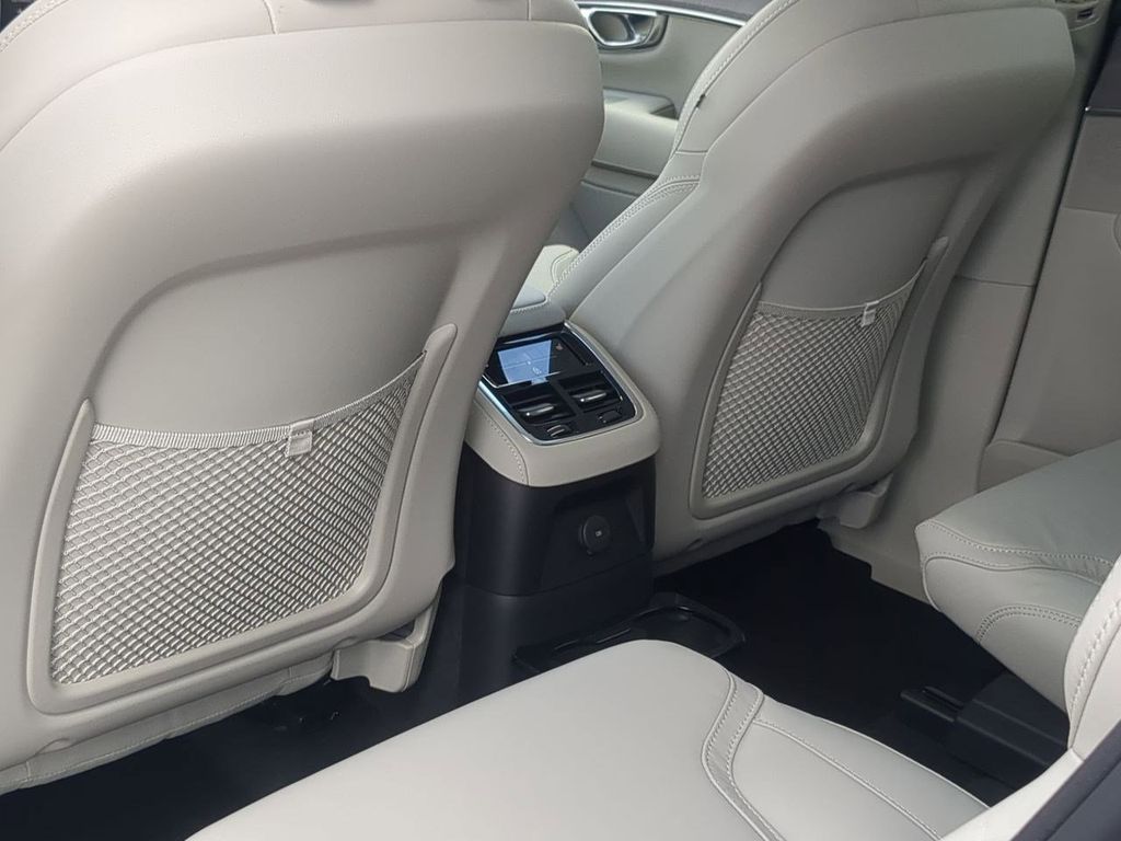 Thumbnail: 2026 Volvo XC90 - 24