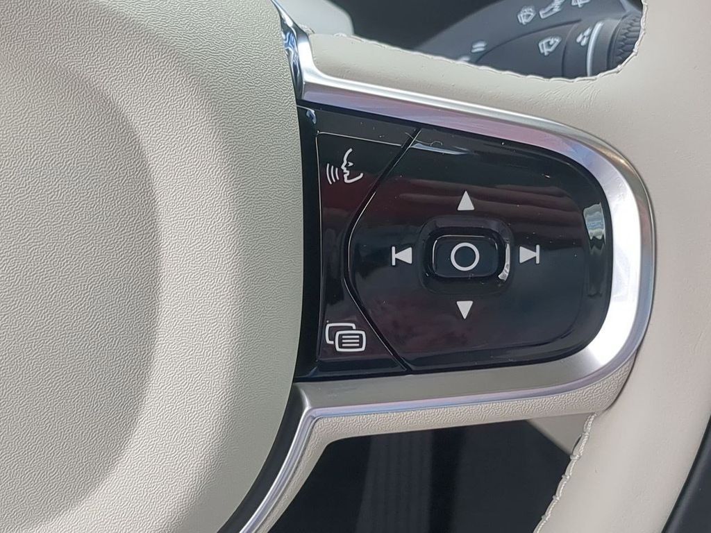 Thumbnail: 2026 Volvo XC90 - 27