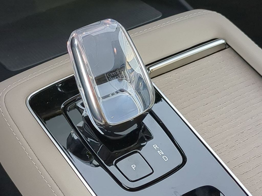 Thumbnail: 2026 Volvo XC90 - 30