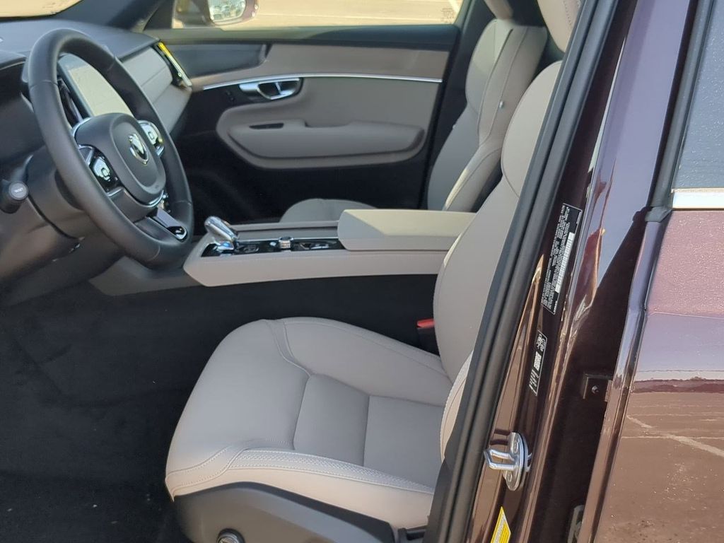 Thumbnail: 2026 Volvo XC90 - 10