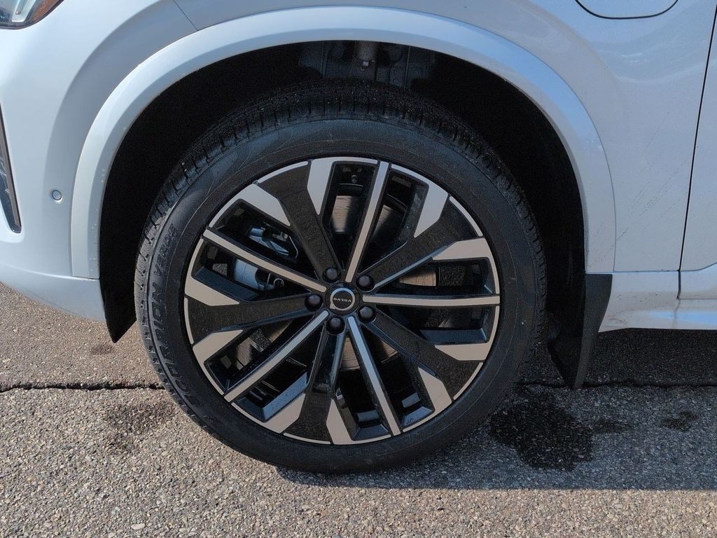 Thumbnail: 2026 Volvo XC90 - 8