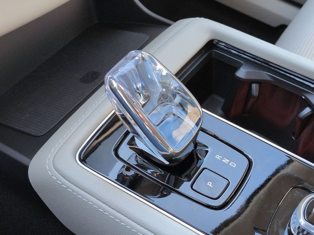 Thumbnail: 2026 Volvo XC90 - 33