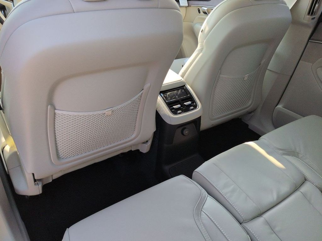 Thumbnail: 2026 Volvo XC90 - 13