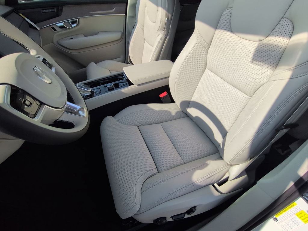 Thumbnail: 2026 Volvo XC90 - 11
