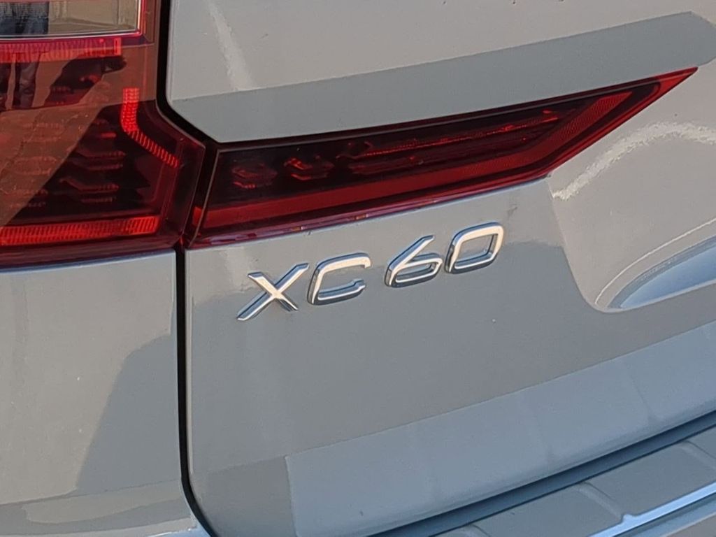 Thumbnail: 2026 Volvo XC60 - 23