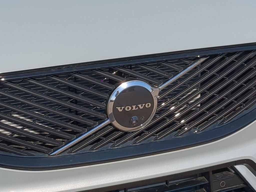 Thumbnail: 2026 Volvo XC60 - 7