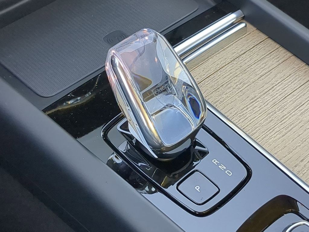 Thumbnail: 2026 Volvo XC60 - 15