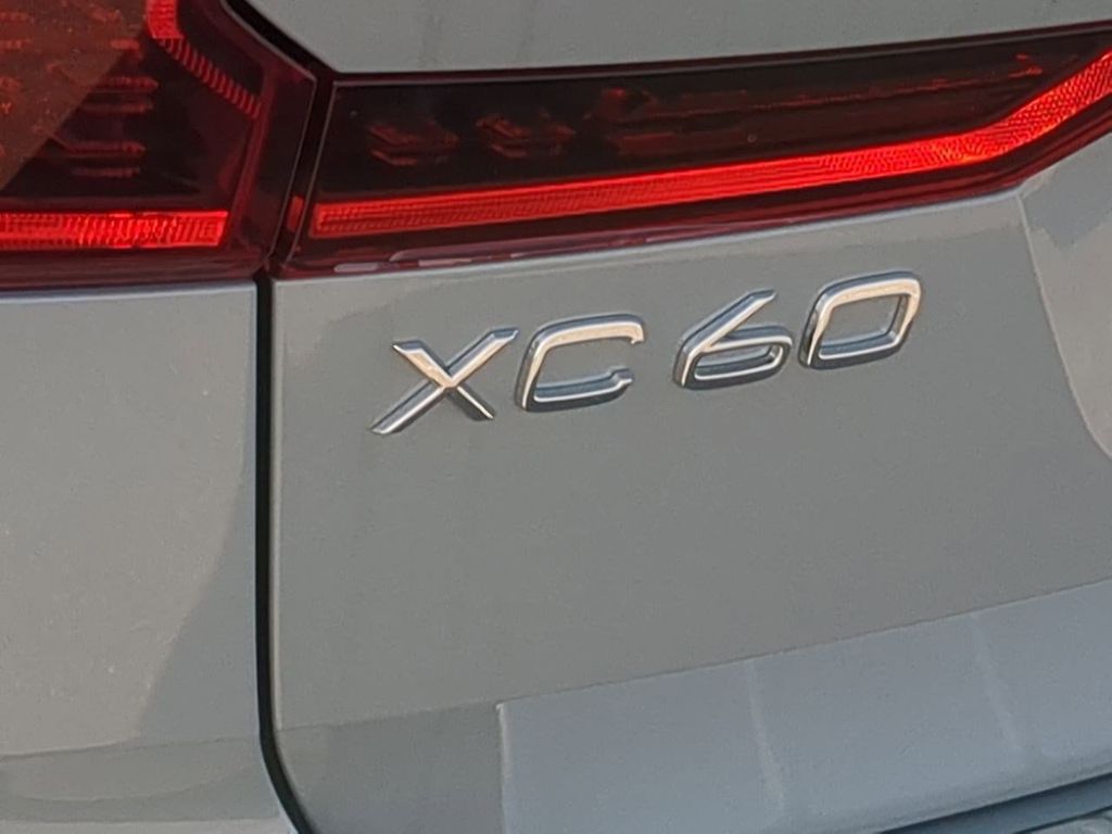 Thumbnail: 2026 Volvo XC60 - 23