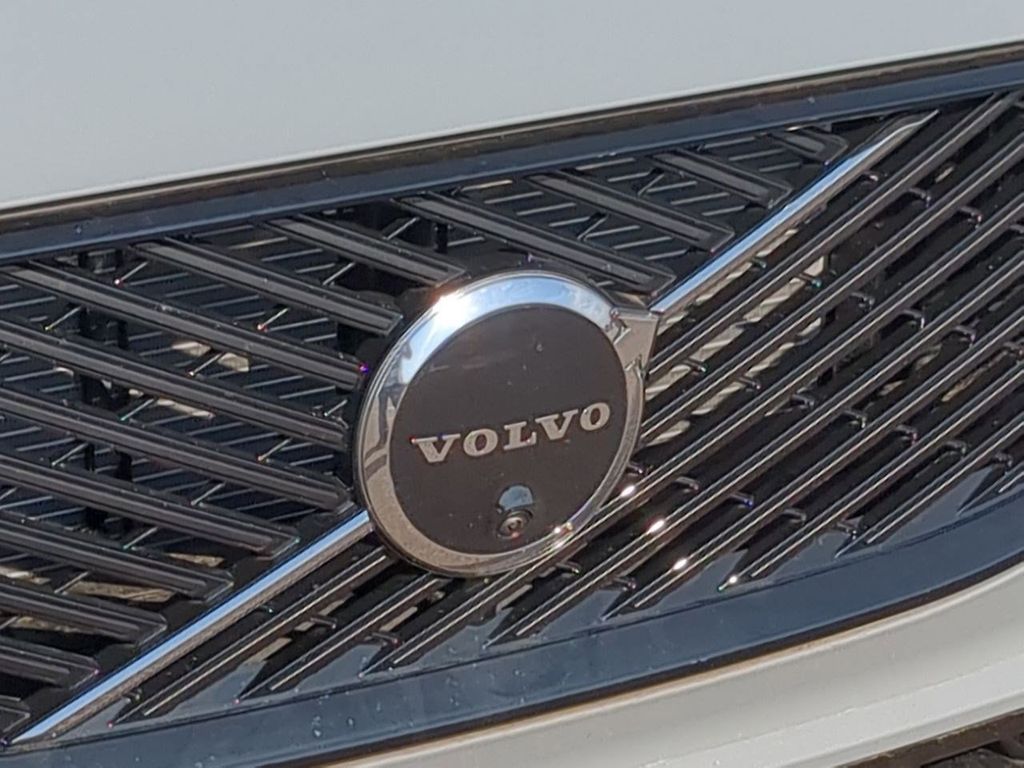 Thumbnail: 2026 Volvo XC60 - 7