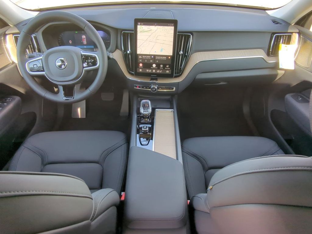 Thumbnail: 2026 Volvo XC60 - 9