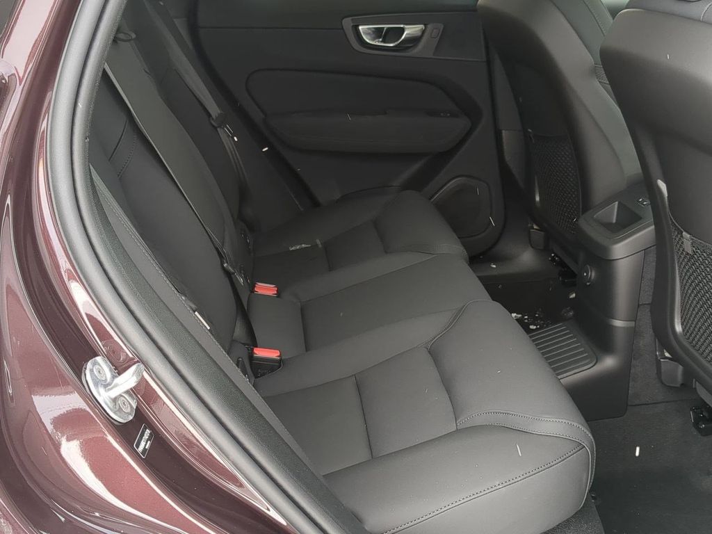 Thumbnail: 2026 Volvo XC60 - 25