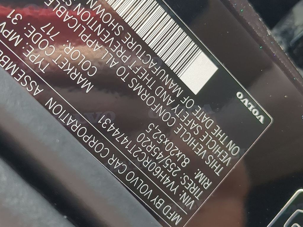 Thumbnail: 2026 Volvo XC60 - 33