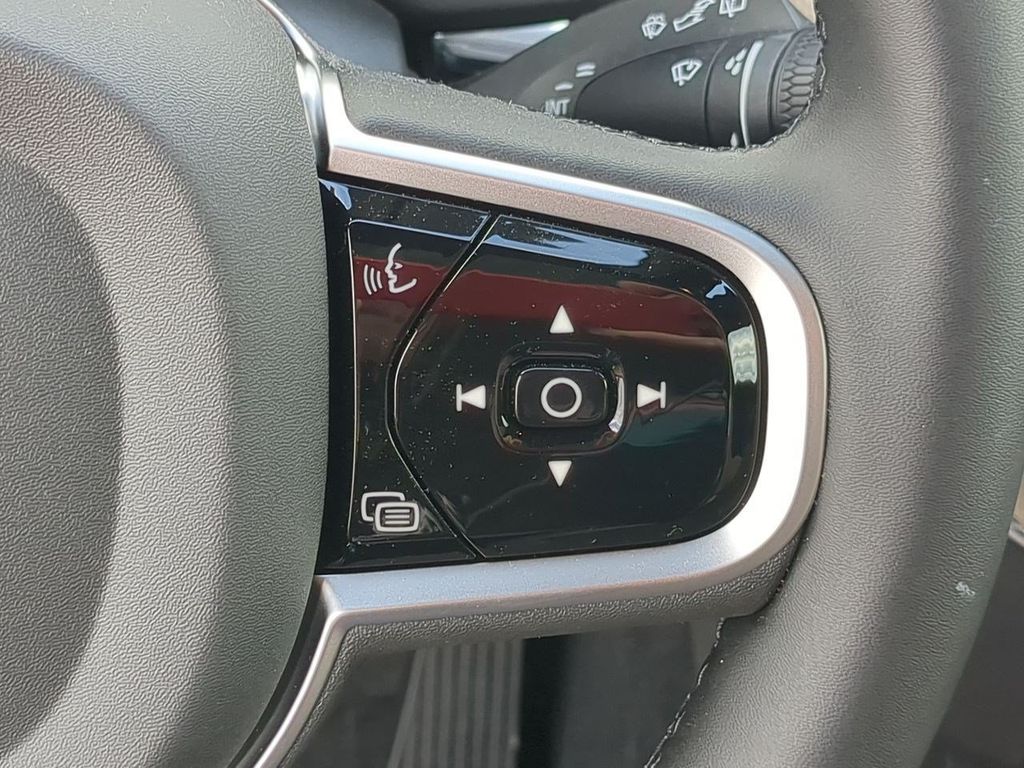 Thumbnail: 2026 Volvo XC60 - 27
