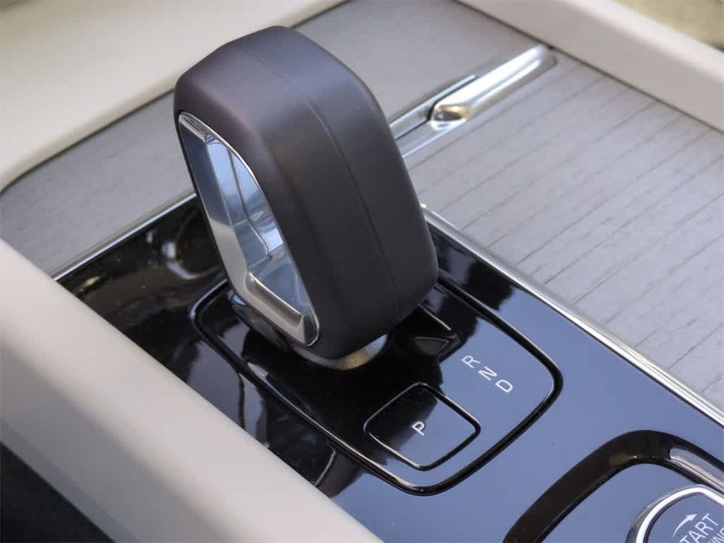 Thumbnail: 2025 Volvo XC60 - 35