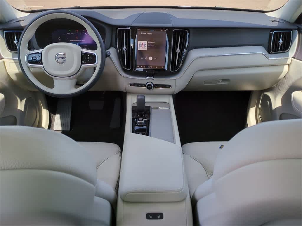 Thumbnail: 2025 Volvo XC60 - 10
