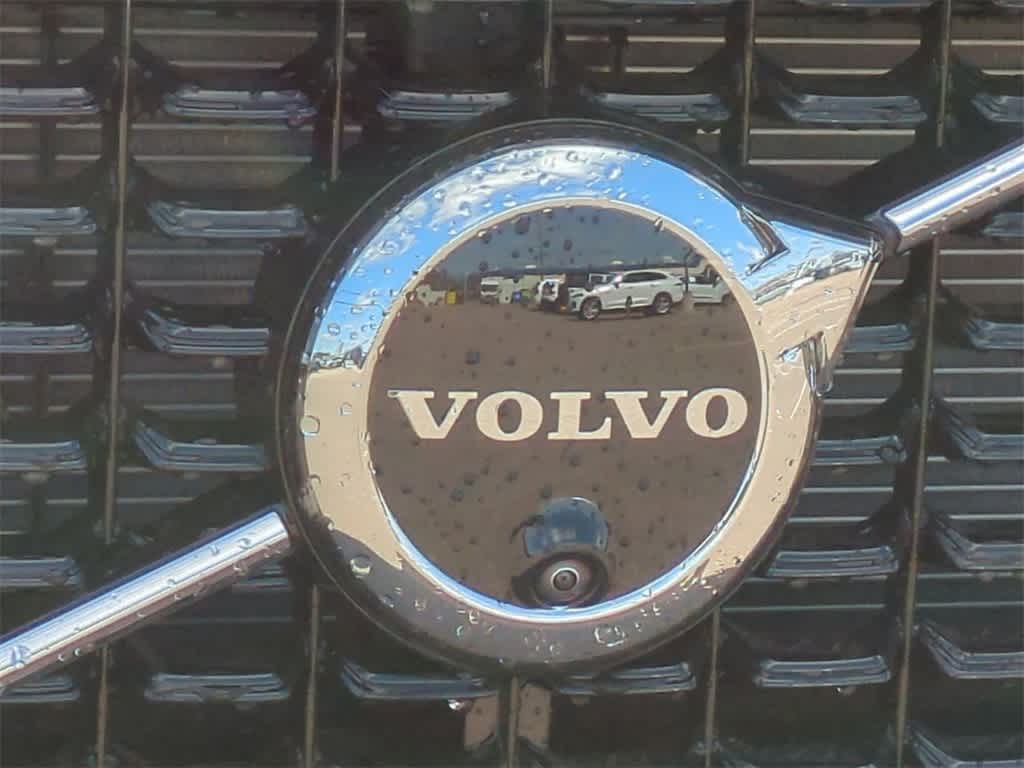 Thumbnail: 2025 Volvo XC60 - 7