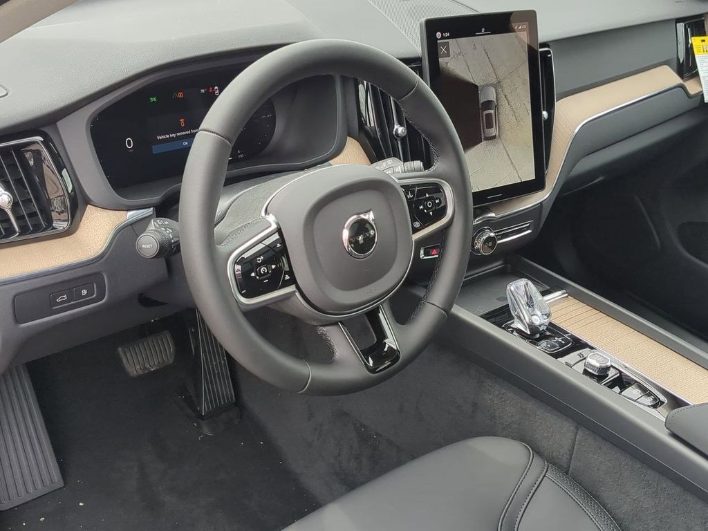 Thumbnail: 2026 Volvo XC60 - 2