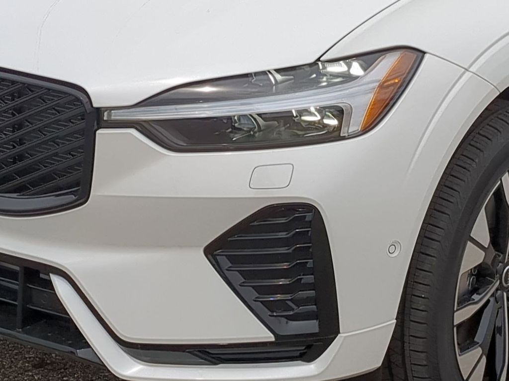 Thumbnail: 2026 Volvo XC60 - 22