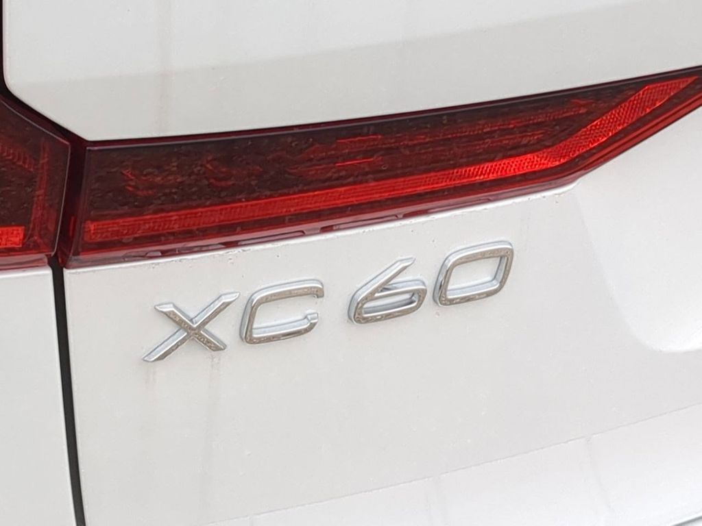 Thumbnail: 2026 Volvo XC60 - 23