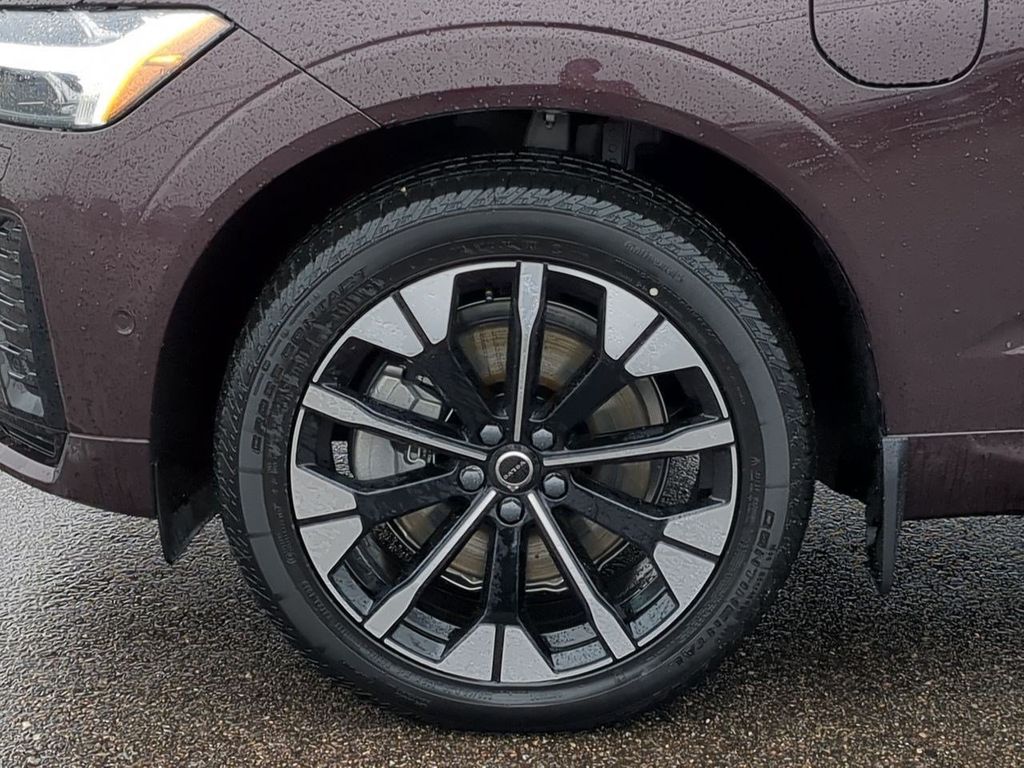 Thumbnail: 2026 Volvo XC60 - 8