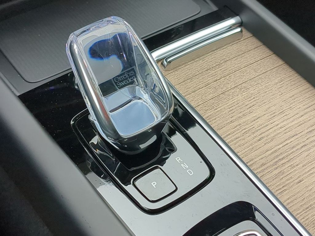Thumbnail: 2026 Volvo XC60 - 15