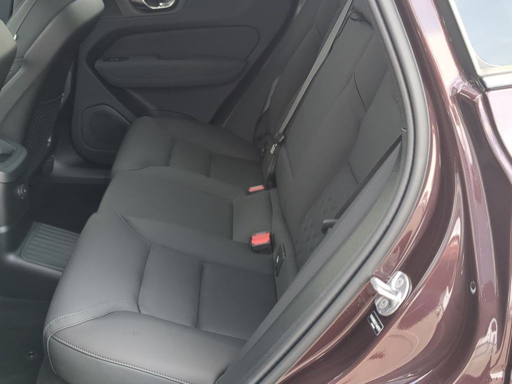 Thumbnail: 2026 Volvo XC60 - 12