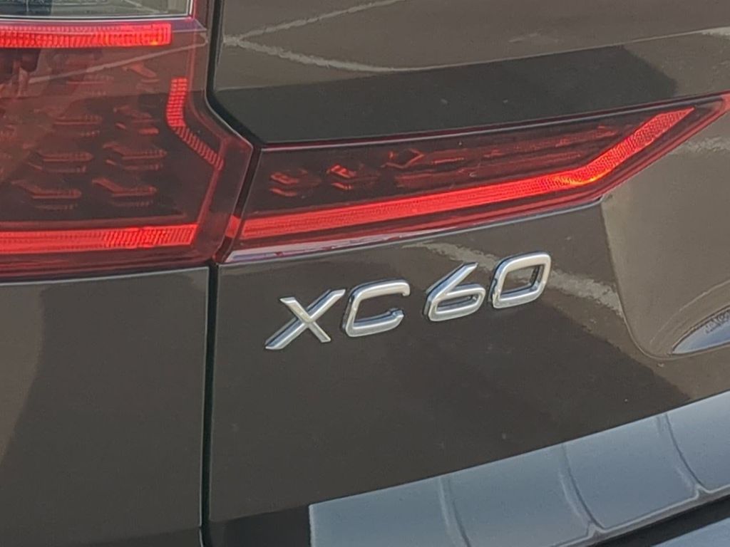 Thumbnail: 2026 Volvo XC60 - 22