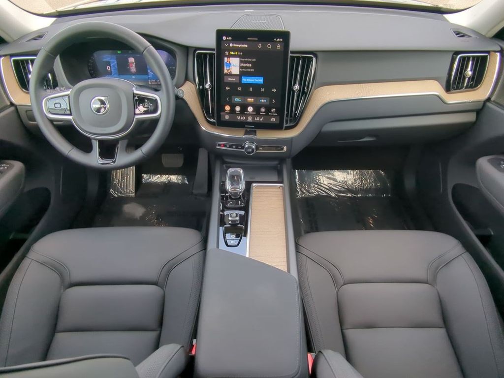 Thumbnail: 2026 Volvo XC60 - 9