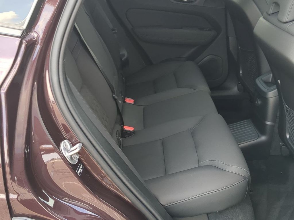 Thumbnail: 2026 Volvo XC60 - 25