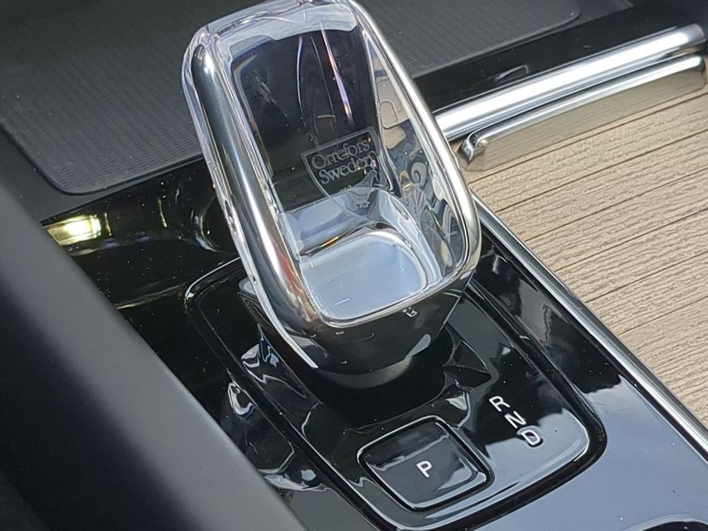 Thumbnail: 2026 Volvo XC60 - 15